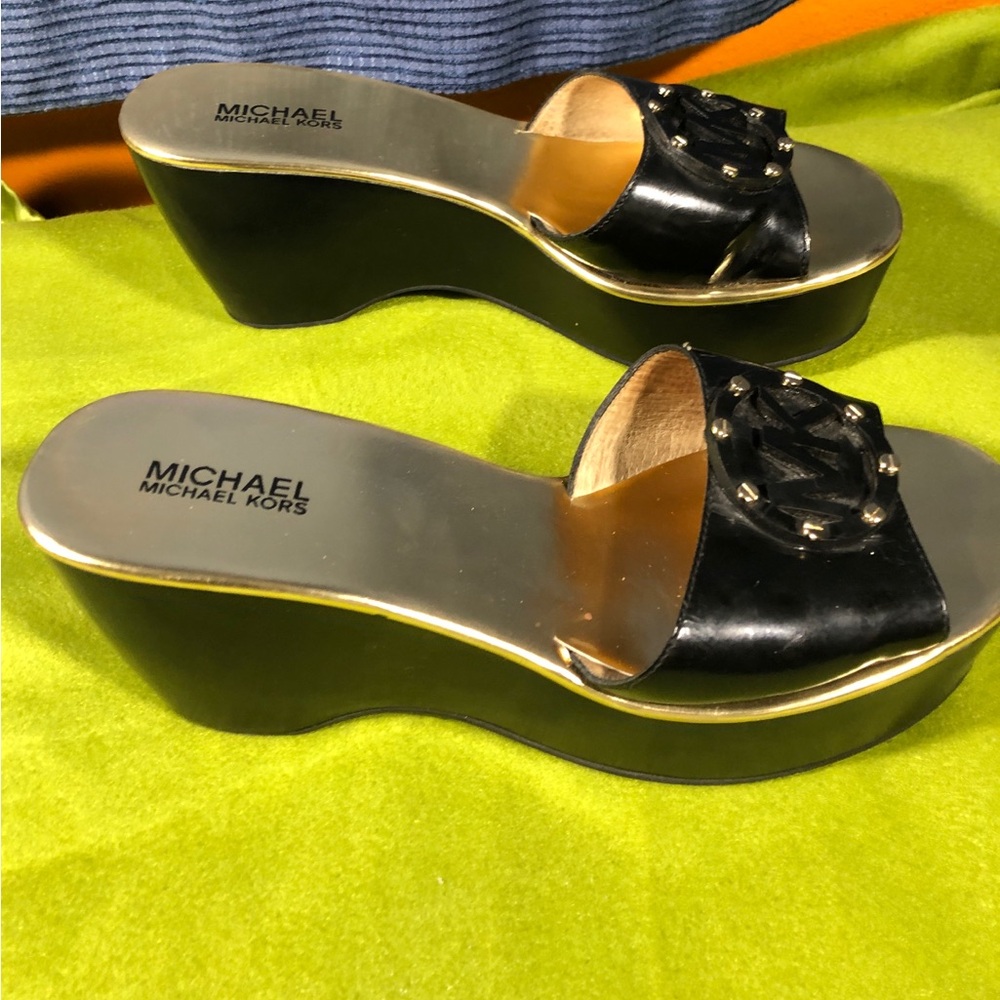 MICHAEL Michael Kors Black Patent Logo-Embellished Wedge Slides